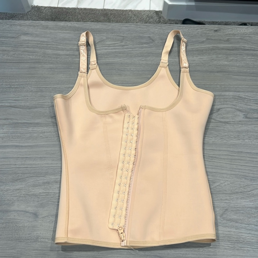 Body shaper/bra size XL used